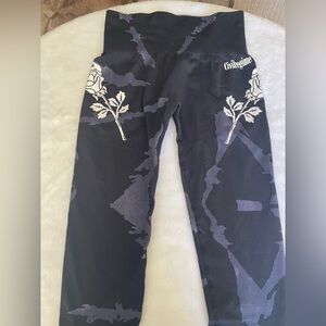 Civil Regime Leggings Sz Medium black purple white floral 25” inseam gym yoga